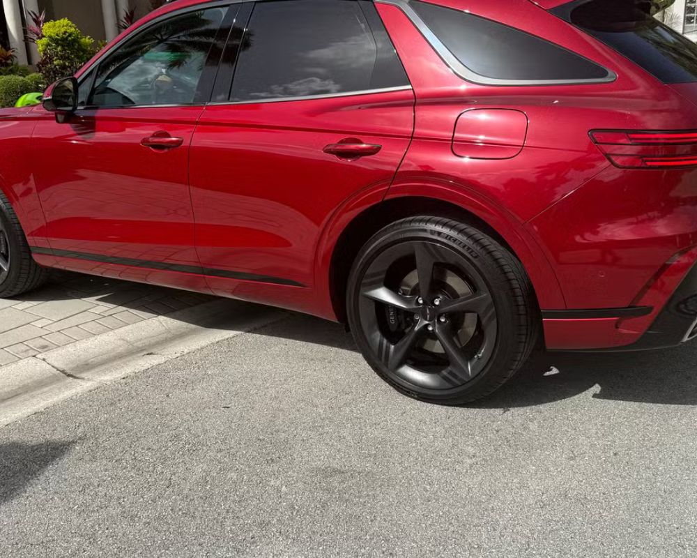 Genesis GV70 rental Miami photo 5