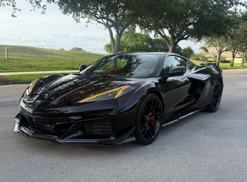 Exotic convertible sports car, luxury car rental in South Florida