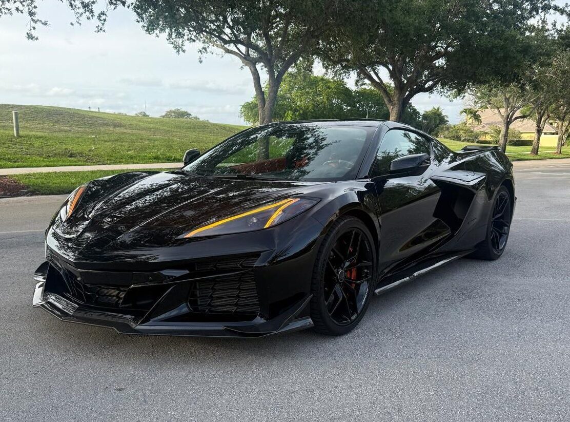 Exotic convertible sports car, luxury car rental in South Florida