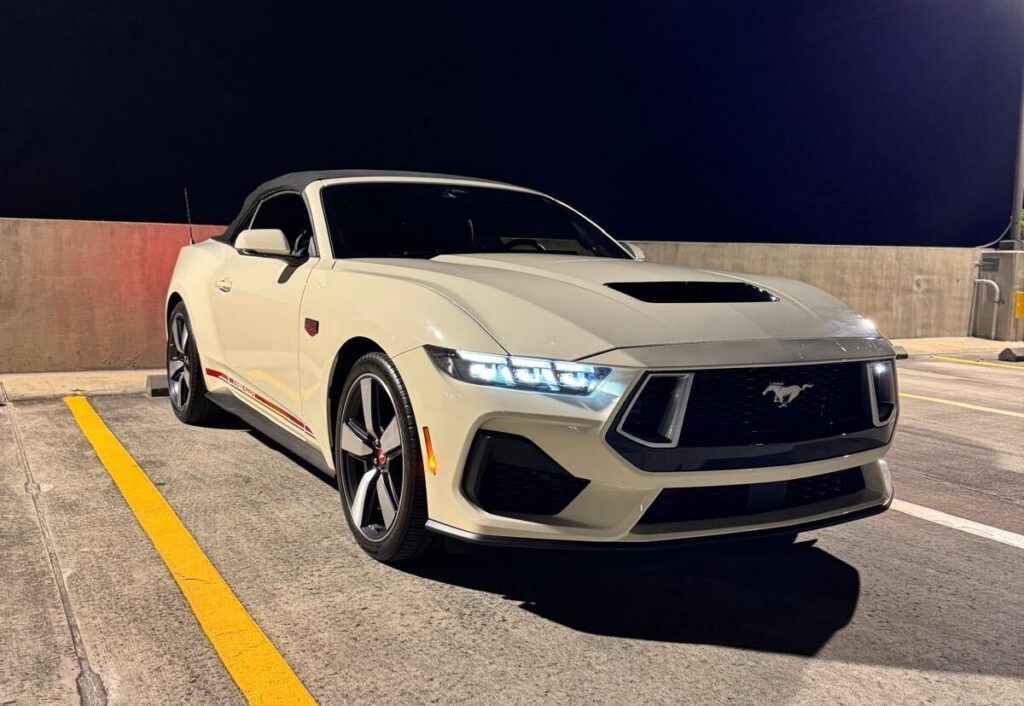 White convertible sports car, luxury car rental in Miami & Fort Lauderdale