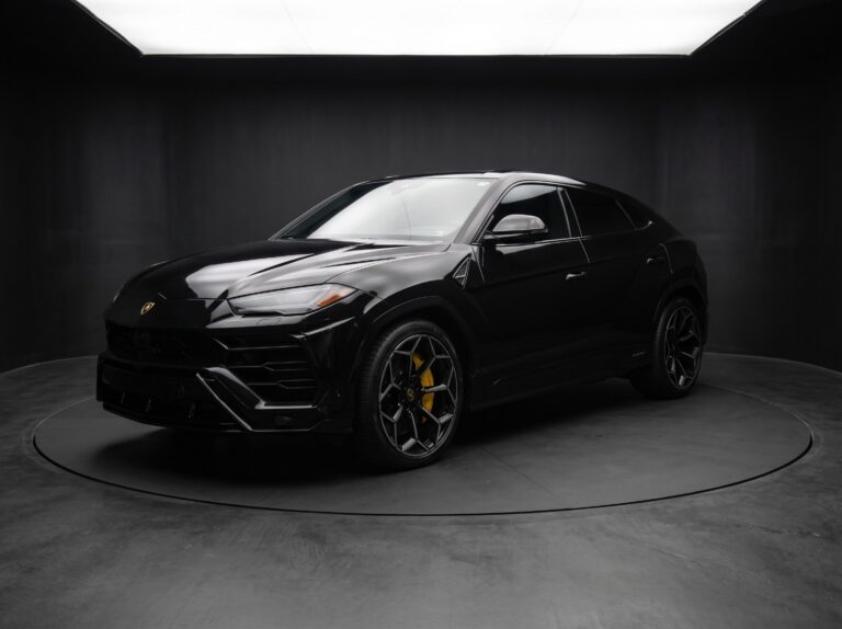 Lamborghini Urus Performante rental in Miami by 95 Auto Club