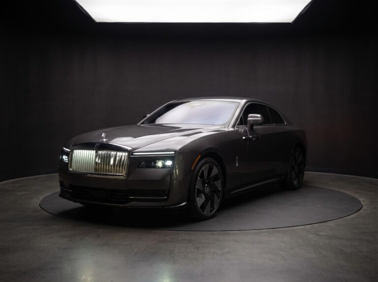 Rolls-Royce Spectre rental in Miami by 95 Auto Club